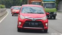 Kembaran Sigra, Toyota Calya 1.2 G A/T merupakan varian tertinggi Calya. Toyota membanderolnya dengan Rp 153,1 juta. Foto: Rangga Rahardiansyah