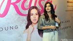 Bengong Aja Raisa Tetap Cantik, Setuju?