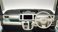 Desain interiornya pun dirancang untuk kenyamanan yang maksimal dengan pintu belakang yang juga dengan fitur digeser dan tempat penyimpanan yang juga lega.