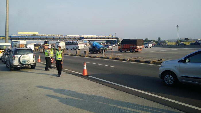 Libur Panjang Natal, Tol Jakarta-Cikampek Padat di KM 59 Hingga KM 60