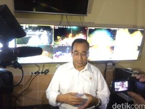 Truk Dibatasi Selama Libur Idul Adha, Menhub Minta Maaf