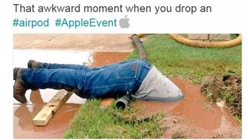 Meme yang satu ini menggambarkan kekhawatiran pengguna bahwa AirPods tanpa kabel sangat rentan hilang.  Foto: internet