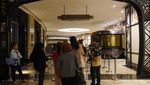 Potret Bianglala Unik di Tengah Gedung Mewah Macau