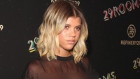 Hingga kini Justin dan Sofia belum mengkonfirmasi kedekatan keduanya, meski dibeberapa kesempatan selalu terlihat mesra. Astrid Stawiarz/Getty Images/detikFoto.