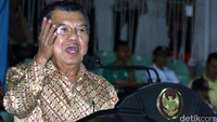 Wapres Jusuf Kalla memberikan sambutan.