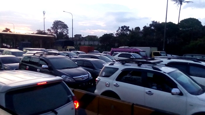Libur Idul Adha, Keluar Tol Cileunyi Arah Garut Padat