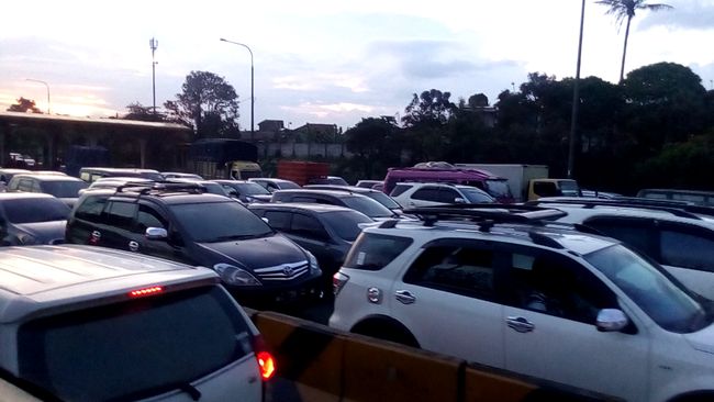 Libur Idul Adha, Keluar Tol Cileunyi Arah Garut Padat