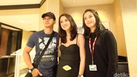 Iko, Julie dan Chelsea tampil di film Headshot yang brutal dan tak segan pamer kemampuan mereka bertarung.