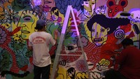 Adapula live painting oleh dua orang seniman asal negeri Jiran tersebut. Dan akhir acara ditutup oleh penampilan DJ lokal.