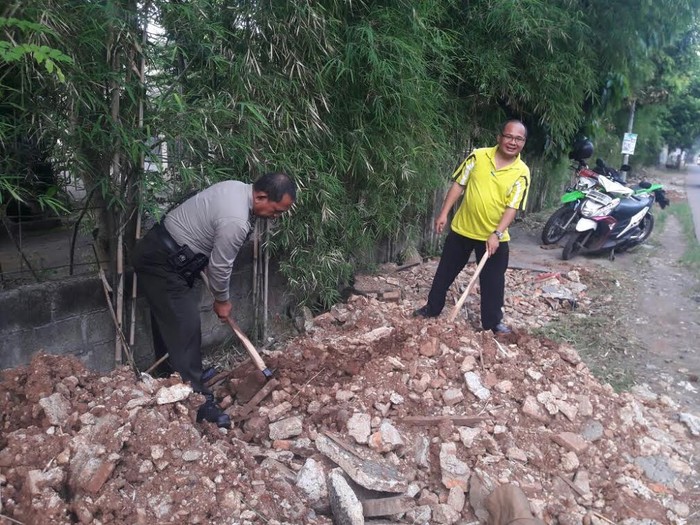 Polisi di Bekasi Geram, Bekas Proyek Galian Kabel Tak Dibenahi dan Ganggu Pengendara