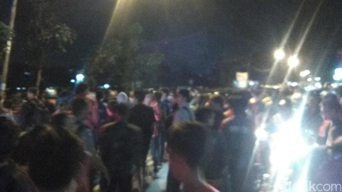 Diduga Depresi Lantaran Putus Cinta, Rangga Nekat Panjat Tower di Bandung