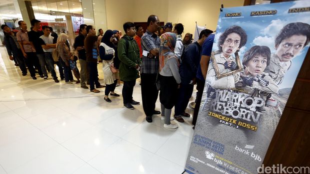 Bank BJB menggelar nonton bareng WideSCREEN Warkop DKI Reborn Part 1, di Blitz Theater Grand Galaxy Park, Bekasi, Sabtu (10/09/2016).