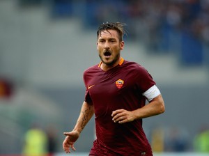 Merancang Kado untuk Ultah Totti: Mesin Waktu, Ramuan Awet Muda, sampai Museum