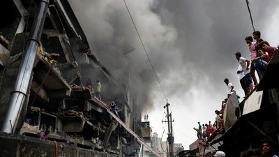 Pabrik Rokok di Bangladesh Ludes Terbakar