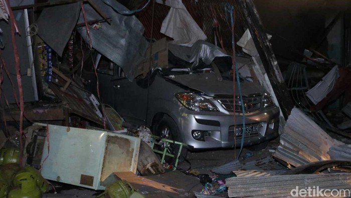 Warga: Suara Ledakannya Keras Sekali, Kaca Rumah Sampai Pecah