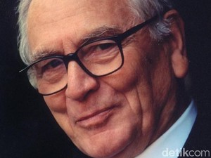 Begini Kisah Perjalanan Merek Pierre Cardin Jatuh ke Tangan Orang Jakarta