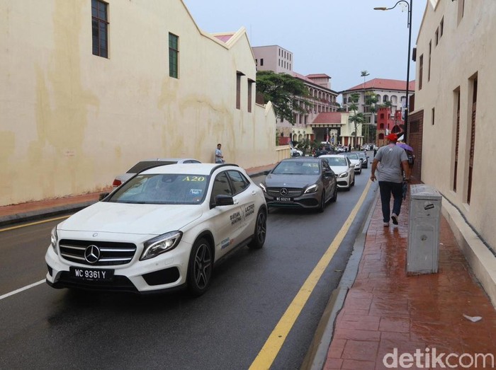 Road Trip Seru Bareng Mercy dari Kuala Lumpur Hingga Marina Bay