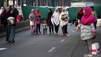 Jalan Margasatwa ditutup untuk Salat Idul Adha.