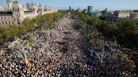 Warga menyerukan merdeka dari Spanyol. Seruan ini merupakan perpanjangan dari upaya beberapa tahun terakhir yang menginginkan Catalonia memisahkan diri dari Spanyol. Albert Gea/Reuter/detikFoto.