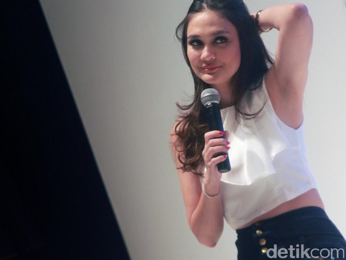 Luna Maya Fokus Dulu Berbisnis, Menikah Kemudian