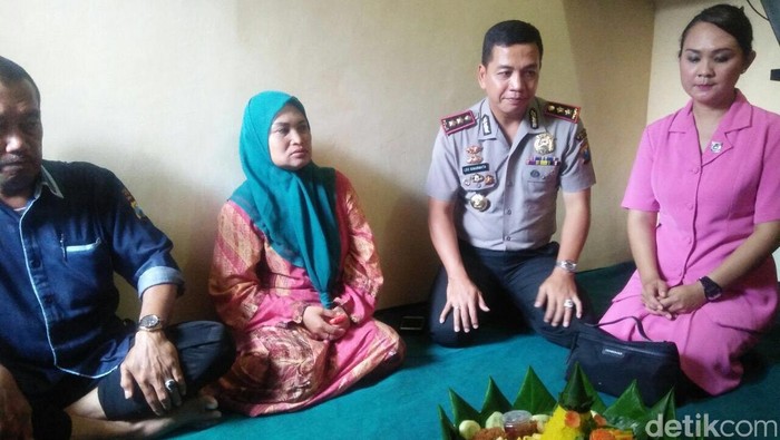 Kisah Srianah Pedagang Roti Gerobak dan Rumah Barunya