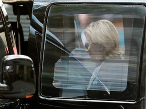 Tim Kampanye Akan Update Kondisi Hillary Clinton yang Menderita Pneumonia