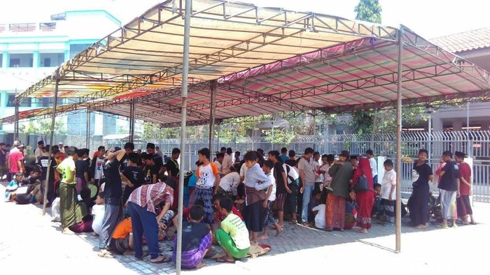 Ratusan Santri Ponpes Tebuireng Nyate Bareng