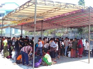 Ratusan Santri Ponpes Tebuireng Nyate Bareng