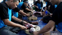 Pada Idul Adha 1437 H ini, Bank Mandiri mendistribusikan daging kurban sebanyak 217 sapi dan 668 kambing di seluruh Indonesia.