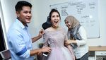 Lucunya El Barack, Ryana Dea dan Puadin Redi Fitting Baju