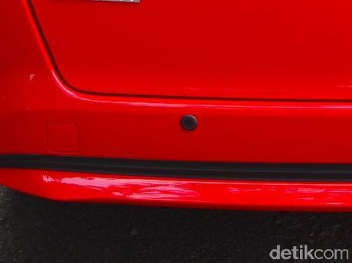 Sensor Parkir Belakang Wajib Ada di Semua Mobil di India
