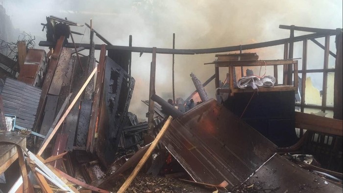 4 Rumah Bedeng di Pulogadung Terbakar