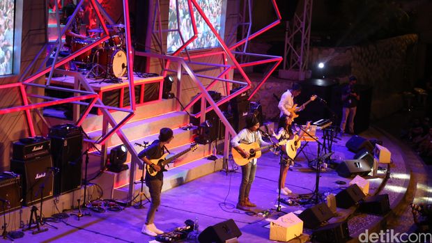 Hivi Hingga Sheryl Sheinafia Keluarkan Single-Single Terhot Sepanjang 2016