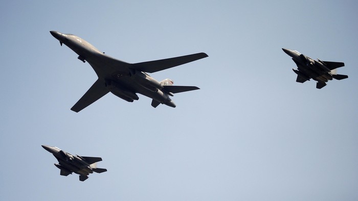 A U.S. Air Force B-1B bomber flies over Osan Air Base in Pyeongtaek, South Korea, September 13, 2016.  REUTERS/Kim Hong-Ji