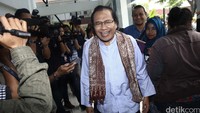 Tiba sekitar pukul 11.00, Rizal Ramli bergegas menemui Eko. Ia sempat berbicara singkat dengan awak media mengenai tujuan kedatangannya, sebelum akhirnya melakukan pertemuan tertutup dengan Eko.