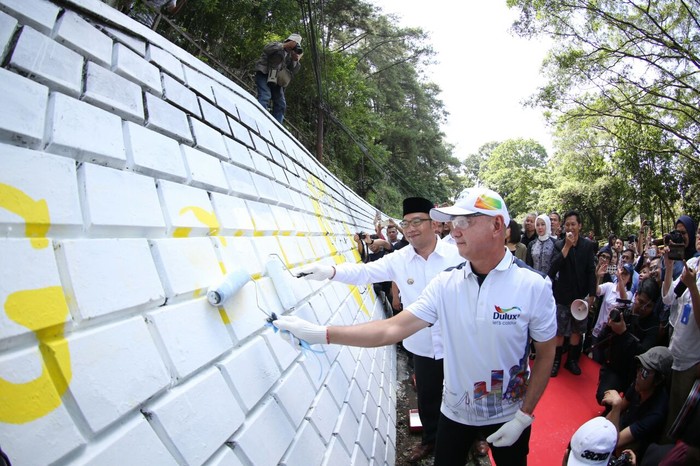 Ratusan Seniman Mural akan Coretkan Perjalanan Kebahagiaan di Tembok Siliwangi