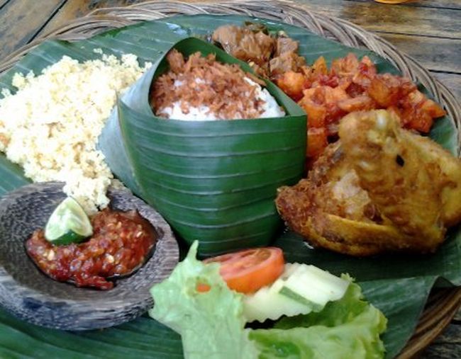 6 Resto Ini Punya Hidangan Sunda Sedap Buat Buka Puasa 