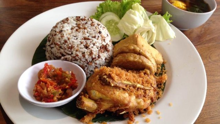 Hasil gambar untuk Warung Nasi Tutug Oncom