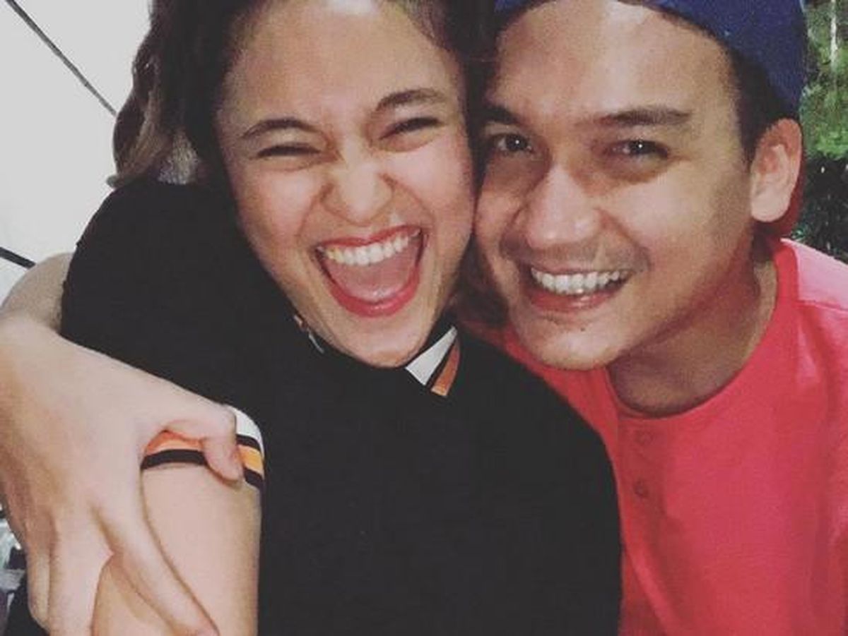 Yalangoch ayollarning uy qurilishi fotosuratlari