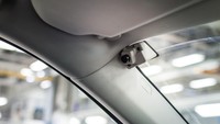 Aneka sensor dan kamera dipasang di interior mobil dan eksteriornya. Foto: Volvo