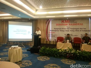 Manfaatkan Bebas Visa, WNA Jajakan Barang Dagangan Ilegal di RI