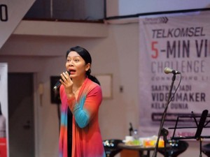 Dewi Lestari Berbagi Tips Merangkai Alur Cerita Video