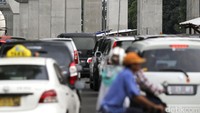 Kemacetan terjadi akibat pembangunan MRT.