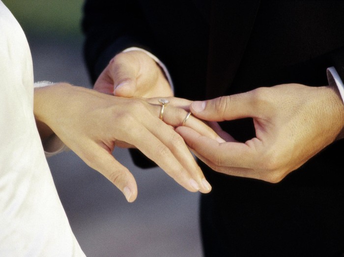 Nikah Terlalu Muda Wanita Jadi Lebih Rentan Kena Kanker Serviks Nikah Terlalu Muda Wanita Jadi Lebih Rentan Kena Kanker Serviks