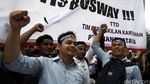 Eks Karyawan Trans Batavia Demo di Kantor Ahok