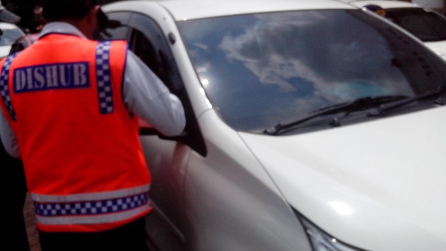 Jurus Baru Kemenhub Atur Taksi Online