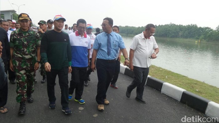 Menpora Tinjau Venue Dayung di Situ Cipule Karawang