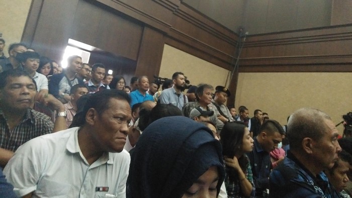 Belajar Uji Mental, Puluhan Calon Jaksa Simak Serius Sidang Jessica