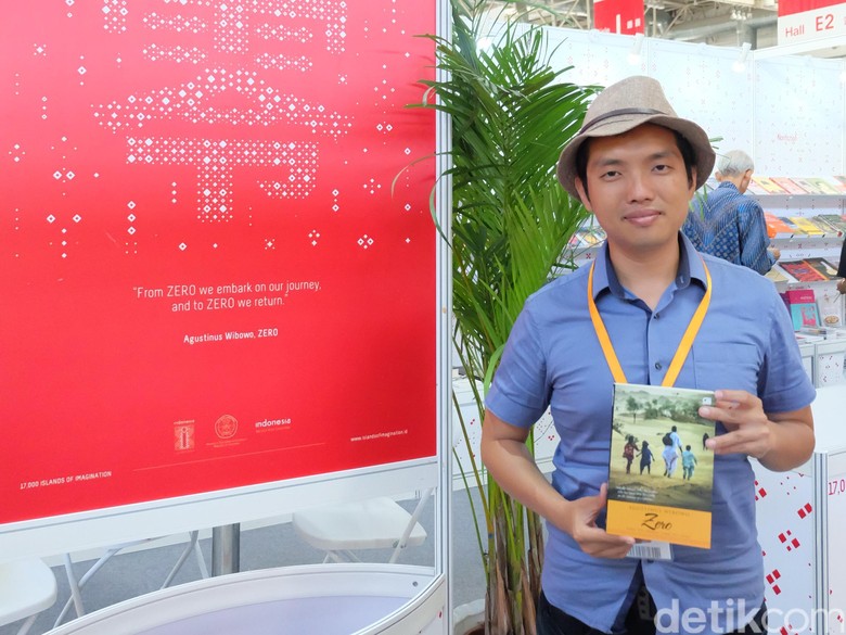 Agustinus Wibowo jadi salah satu penulis yang mengikuti program Residensi Penulis 2016. Foto: Tia Agnes Agustinus Wibowo jadi salah satu penulis yang mengikuti program Residensi Penulis 2016. Foto: Tia Agnes