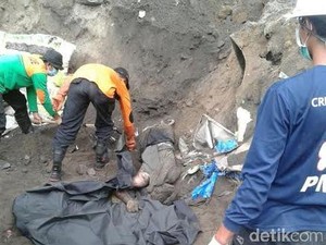 Lima Hari Tertimbun Longsor, Jasad Sopir dan Truk Berhasil Dievakuasi